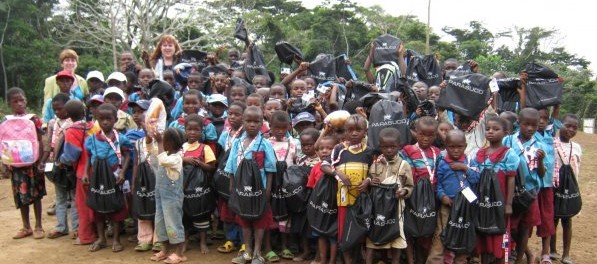 The Okala Foundation. Tamara, volunteers and the kids at school!