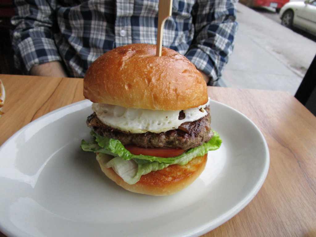 burger royal. Burger. Photo Rachel Levine